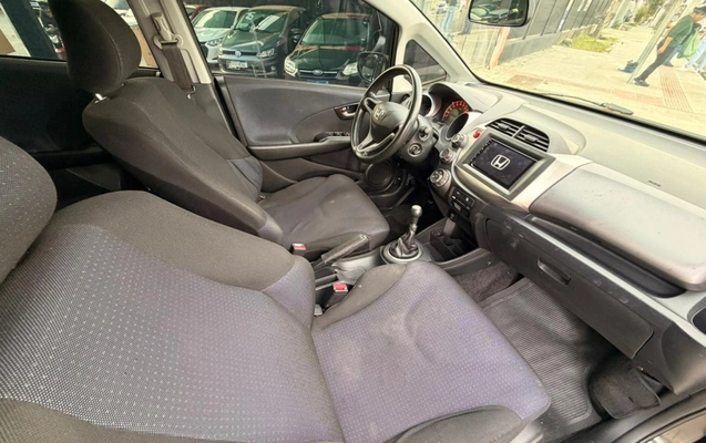 imagem-https://www.socarrao.com.br/sc-vehicle-images-prod/3389928/1787425305767-3_013023.jpg