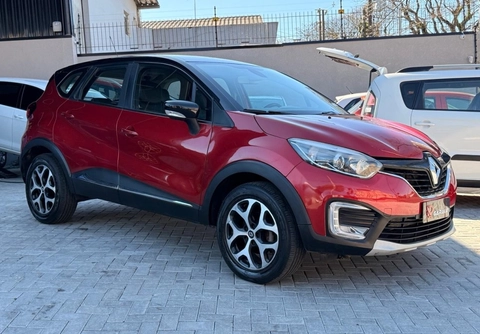 Renault Captur 2018 Vermelho — foto 1 de 3