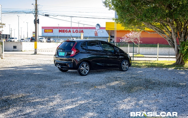 imagem-https://www.socarrao.com.br/sc-vehicle-images-prod/3390090/1787428098126-003_607a91c53f0b0fd589d3ffbdf737bdc5.jpg