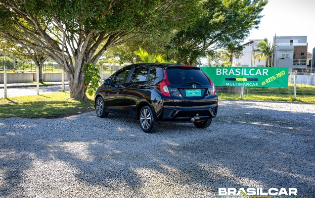 imagem-https://www.socarrao.com.br/sc-vehicle-images-prod/3390090/1787428098128-003_2fc2308e2898bef50ed7b9ddc8780b98.jpg