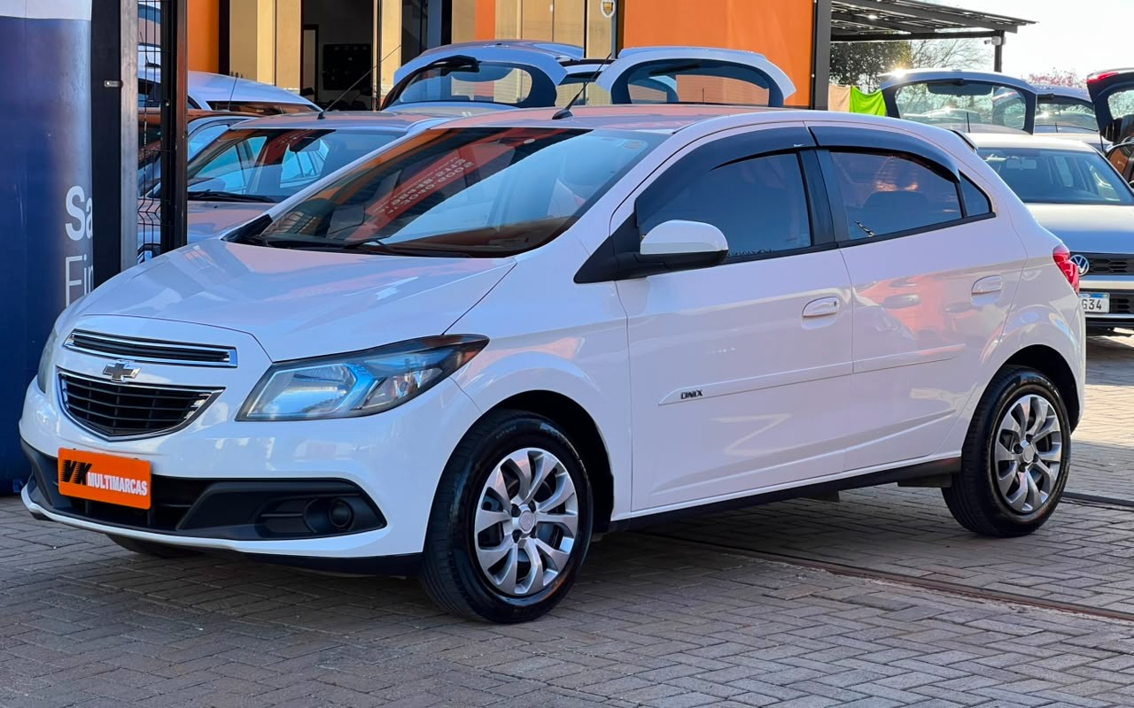 imagem-https://www.socarrao.com.br/sc-vehicle-images-prod/3390438/1787438005877-V2hhdHNBcHAgSW1hZ2UgMjAyNi0wOC0yMiBhdCAwOS4xOS4yNCAoMikuanBlZw.jpeg