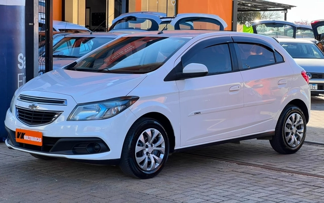 imagem-https://www.socarrao.com.br/sc-vehicle-images-prod/3390438/1787438005877-V2hhdHNBcHAgSW1hZ2UgMjAyNi0wOC0yMiBhdCAwOS4xOS4yNCAoMikuanBlZw.jpeg