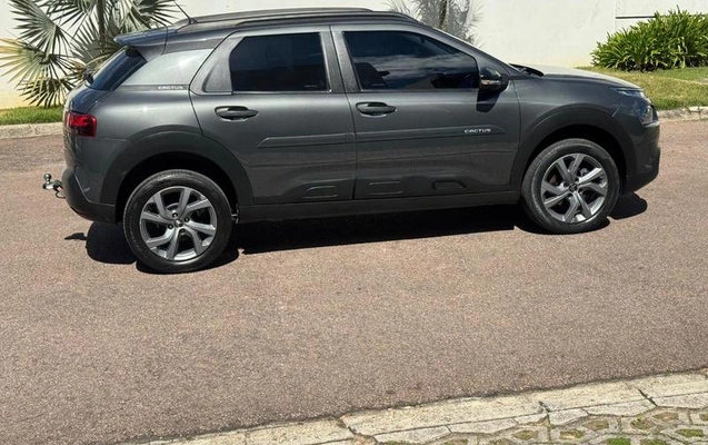 imagem-https://www.socarrao.com.br/sc-vehicle-images-prod/3398572/1788962986117-8408296_9_B_621c2afe57.jpeg