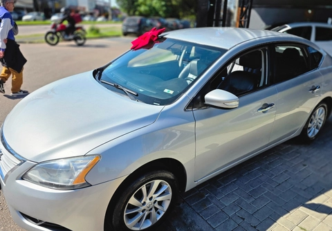 Nissan Sentra 2014 Prata — foto 1 de 3