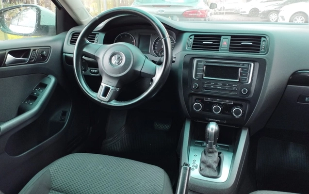 imagem-https://www.socarrao.com.br/sc-vehicle-images-prod/34035/1790773678162-Awsz6QmruxbQypWsWsZlGcxpOjmOBWci.jpg