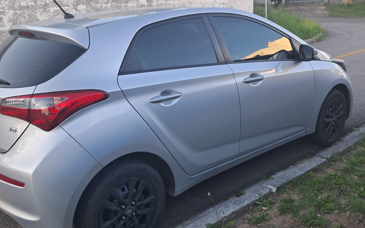 imagem-https://www.socarrao.com.br/sc-vehicle-images-prod/3406271/1787606586788-MjAyNjA4MjRfMTcxNzU2LmpwZw.jpg