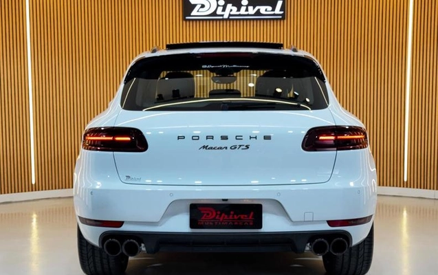 imagem-https://www.socarrao.com.br/sc-vehicle-images-prod/3406311/1787926535395-8406986_9_B_30887a2472.jpeg