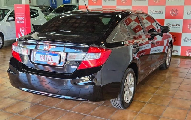 imagem-https://www.socarrao.com.br/sc-vehicle-images-prod/3406327/1787777851839-8408598_7_B_a1a18d2317.jpeg