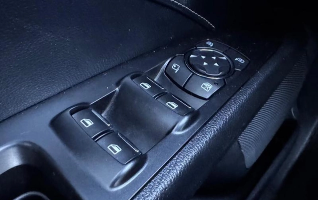 imagem-https://www.socarrao.com.br/sc-vehicle-images-prod/3406434/1789073207807-8407115_14_B_a71100cece.jpeg
