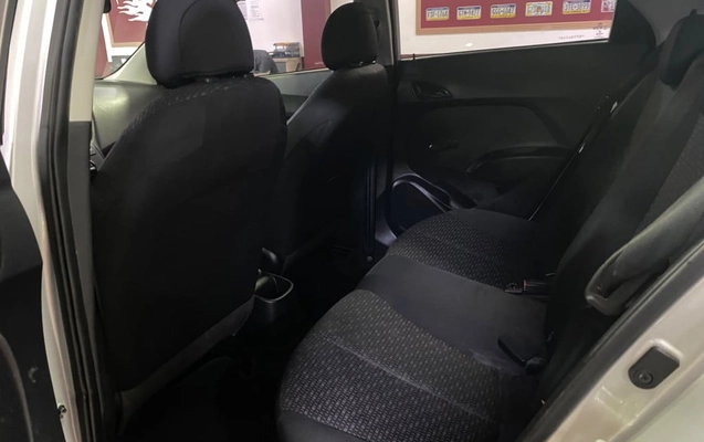 imagem-https://www.socarrao.com.br/sc-vehicle-images-prod/3406547/1789403190292-vehicle_image_1787574033_4a49be317e93d007311ce11299d7cda6.jpeg