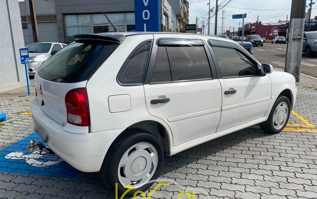 imagem-https://www.socarrao.com.br/sc-vehicle-images-prod/3407075/1787576535526-J2N0e9SBxhO3Zw8OhNm8N7XzE66VO5Xy.jpg