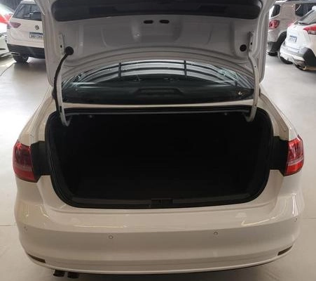 imagem-https://www.socarrao.com.br/sc-vehicle-images-prod/3407176/1787576730461-8297522_12_B_9fad536a23.jpeg