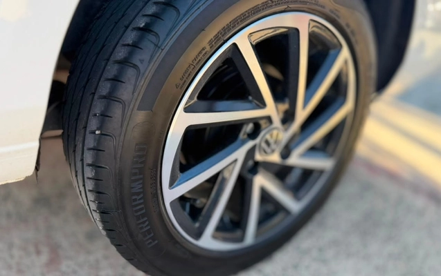 imagem-https://www.socarrao.com.br/sc-vehicle-images-prod/3407430/1787577187615-kgsAdNPoLFEDsFniWHHjRJF9Eynex4cv.jpg