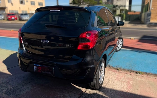 imagem-https://www.socarrao.com.br/sc-vehicle-images-prod/3407431/1787577202365-tTVVt1fPuPCJ3uQThKMNmilZUE2gwQZT.jpg
