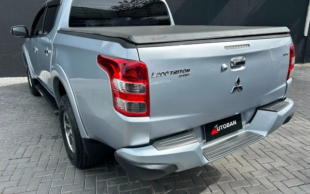 imagem-https://www.socarrao.com.br/sc-vehicle-images-prod/3407472/1787577333432-6ff50545-b787-404e-b5e8-12c7343b6427.jpg