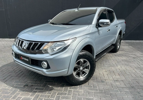 Mitsubishi Triton 2019 Prata — foto 1 de 3