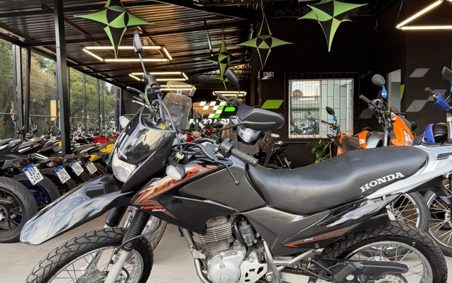 imagem-https://www.socarrao.com.br/sc-vehicle-images-prod/3407782/1787577796302-Nzc3ODgxNjIxXzE4MTIyNTg1NjUwODQyMjQ4XzY4NDEzNjcwOTM1MjE4NjQ3NTNfbi5qcGc.jpg