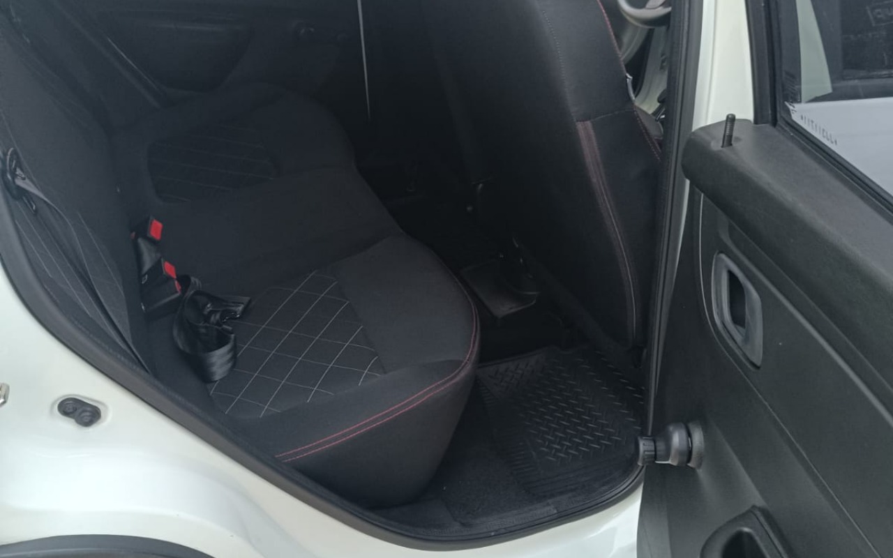 imagem-https://www.socarrao.com.br/sc-vehicle-images-prod/3407806/1789162171774-V2hhdHNBcHAgSW1hZ2UgMjAyNi0wOS0xMSBhdCAxOC4xNy4xMy5qcGVn.jpeg