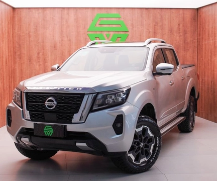Nissan Frontier 2023 Prata — foto 1 de 3