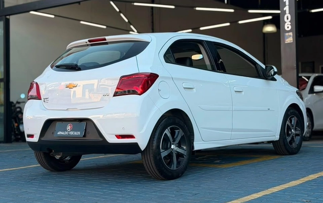 imagem-https://www.socarrao.com.br/sc-vehicle-images-prod/3408760/1787581132187-gb-54c24c8.jpeg