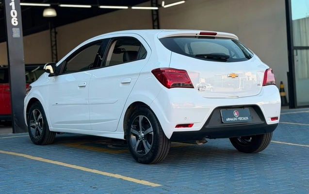 imagem-https://www.socarrao.com.br/sc-vehicle-images-prod/3408760/1787581132189-gb-4b31f0d.jpeg