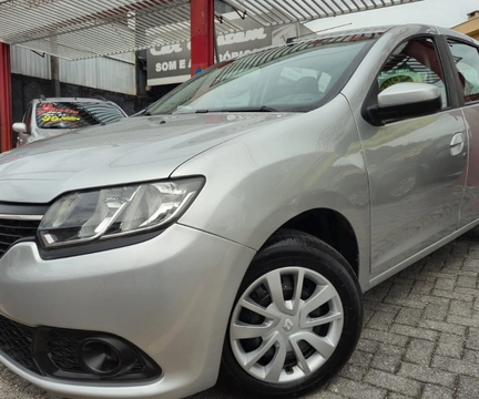 Renault Sandero 2018 Prata — foto 1 de 3