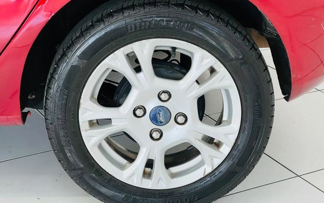 imagem-https://www.socarrao.com.br/sc-vehicle-images-prod/3409513/1789649329240-8409350_17_B_acafe9b183.jpeg