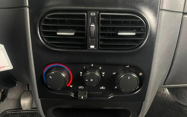 imagem-https://www.socarrao.com.br/sc-vehicle-images-prod/3409772/1789069404675-8386617_4_B_39999d9b91.jpeg