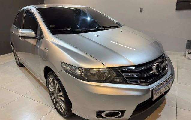 imagem-https://www.socarrao.com.br/sc-vehicle-images-prod/3411005/1787587649903-003_f9ce0328e4980b7d994c19c7e68196a8.jpeg