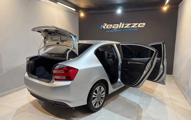 imagem-https://www.socarrao.com.br/sc-vehicle-images-prod/3411005/1787587649907-003_04bc4bec2dc563c411d619ec2214ee0a.jpeg