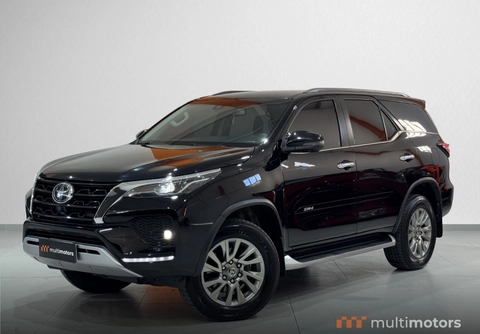 Toyota Hilux SW4 2024 Preto — foto 1 de 3