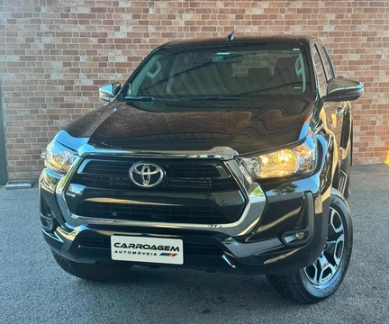 Toyota Hilux 2024 Preto — foto 1 de 3