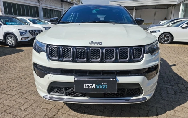 imagem-https://www.socarrao.com.br/sc-vehicle-images-prod/3413375/1787594772374-mHYDCojsCunXA3KglMn84jiYvNgsmsUt.jpg