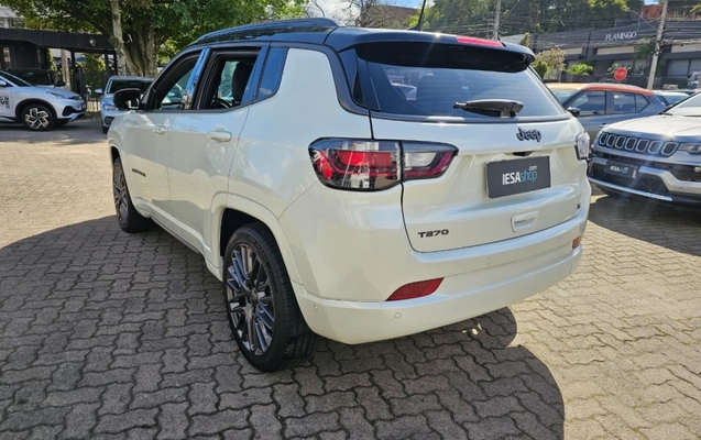imagem-https://www.socarrao.com.br/sc-vehicle-images-prod/3413375/1787594772375-cHVEgmflEdLprnf5Kb1uR5n6uiwJVfP4.jpg