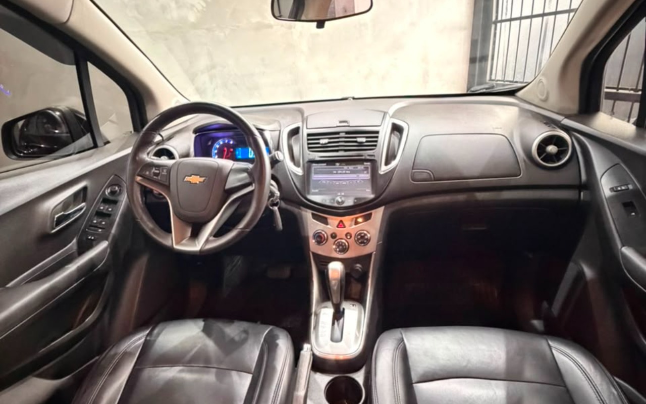 imagem-https://www.socarrao.com.br/sc-vehicle-images-prod/3413385/1787594810129-V2hhdHNBcHAgSW1hZ2UgMjAyNi0wOC0yMSBhdCAxMC41OS4xNyAoMikuanBlZw.jpeg