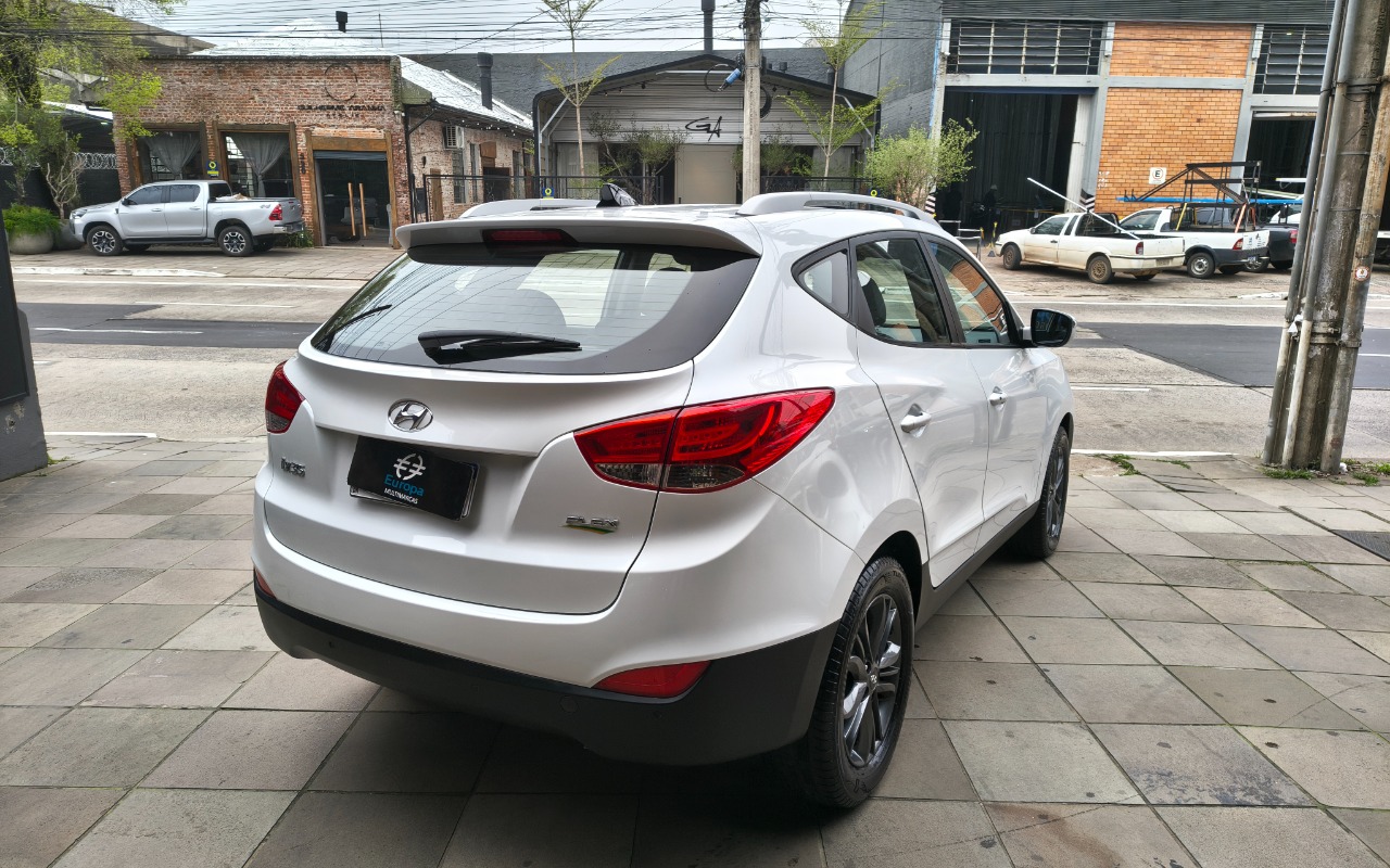 imagem-https://www.socarrao.com.br/sc-vehicle-images-prod/3413625/1787753302965-SU1HXzIwMjYwODI2XzA5MzIxMzgzOV9IRFIuanBn.jpg
