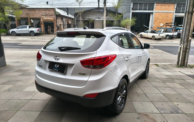 imagem-https://www.socarrao.com.br/sc-vehicle-images-prod/3413625/1787753302965-SU1HXzIwMjYwODI2XzA5MzIxMzgzOV9IRFIuanBn.jpg