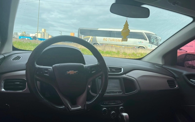 imagem-https://www.socarrao.com.br/sc-vehicle-images-prod/3413673/1789504579687-6ca57fefceb94cc59045bd54d8787f8a_1787683743194.jpg
