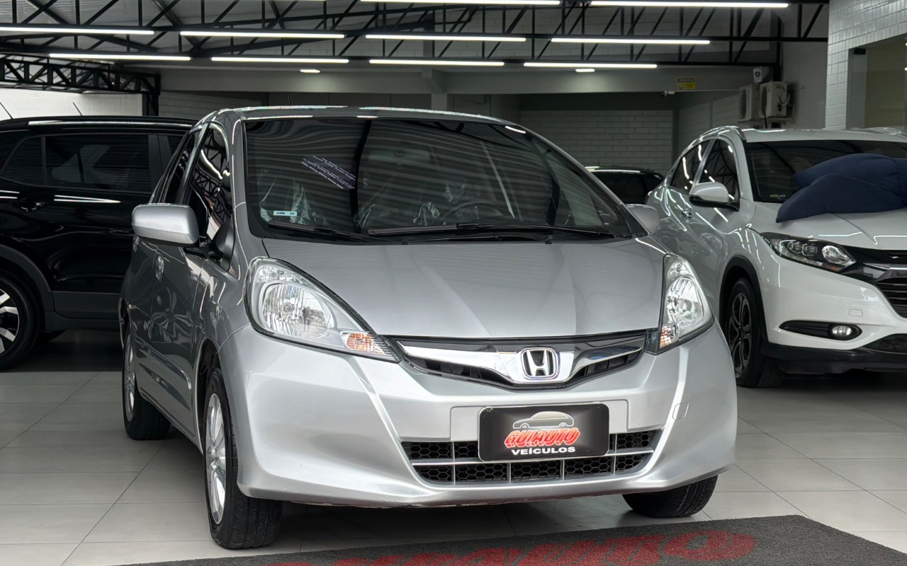 Honda Fit 2013 Prata — foto 1 de 3