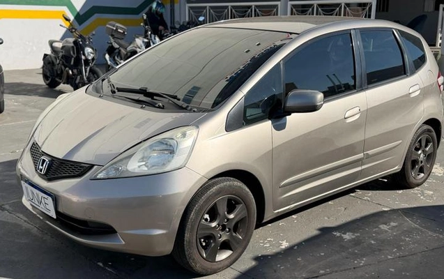 imagem-https://www.socarrao.com.br/sc-vehicle-images-prod/3414597/1787597945236-8410476_0_B_dfe388c343.jpeg