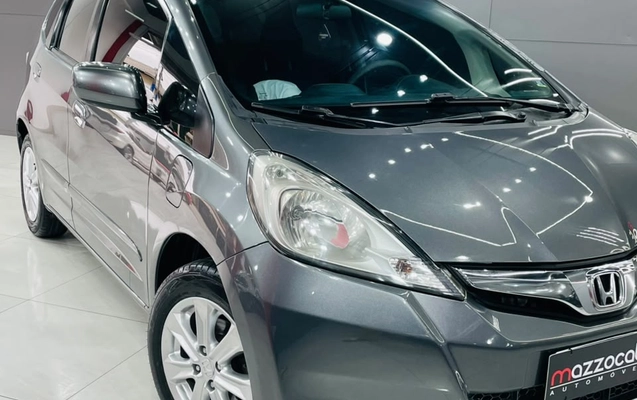 imagem-https://www.socarrao.com.br/sc-vehicle-images-prod/3414660/1787598025449-003_36bf71c51e34c08af1165c860ea61226.jpeg