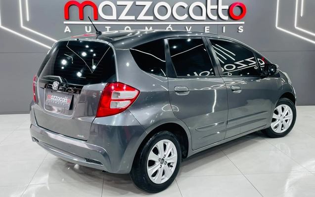imagem-https://www.socarrao.com.br/sc-vehicle-images-prod/3414660/1787598025451-003_b450131982af0de15763076da59992dc.jpeg