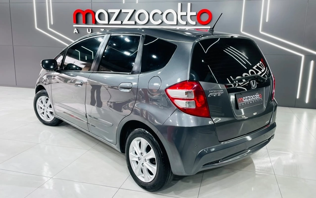 imagem-https://www.socarrao.com.br/sc-vehicle-images-prod/3414660/1787598025452-003_e6008e681caeece51b9f184453b159a7.jpeg