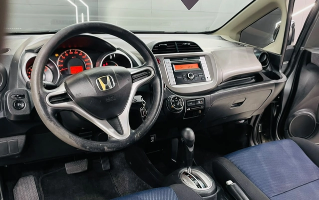 imagem-https://www.socarrao.com.br/sc-vehicle-images-prod/3414660/1787598025454-003_4584f3334c9fc9543d76a3a6196d3f1b.jpeg