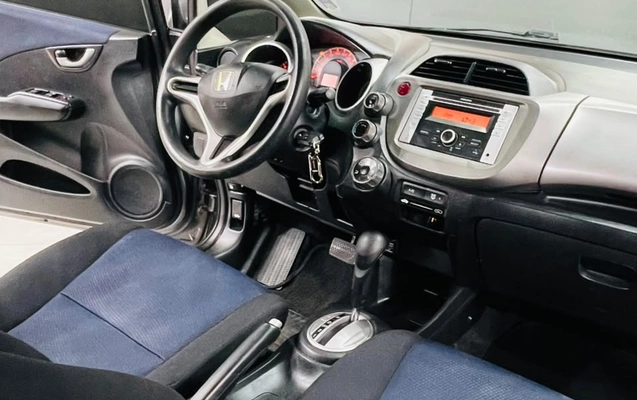 imagem-https://www.socarrao.com.br/sc-vehicle-images-prod/3414660/1787598025454-003_cee530334f8584419da999ec49fd3a9c.jpeg