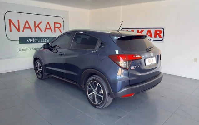 imagem-https://www.socarrao.com.br/sc-vehicle-images-prod/3414707/1787763794790-Z3lyE5VzhMCTN77MAzRkTyJJdnpim1FV.jpg
