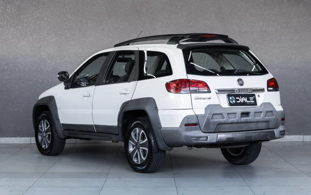 imagem-https://www.socarrao.com.br/sc-vehicle-images-prod/3415106/1788455801557-e71fb9cc-555f-42de-bed1-ae5ee049c056.jpg