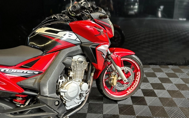 imagem-https://www.socarrao.com.br/sc-vehicle-images-prod/3415112/1787599709379-8_054552.jpg