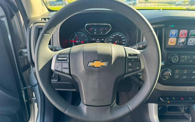 imagem-https://www.socarrao.com.br/sc-vehicle-images-prod/3415124/1788207148262-8410240_13_B_41a9efec8b.jpeg
