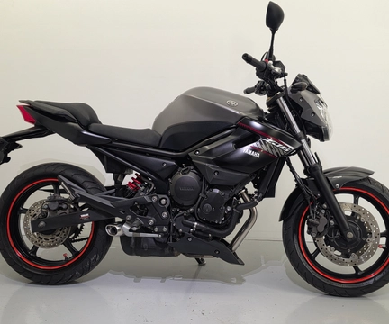 YAMAHA XJ6 N/ABS 2019 Cinza — foto 1 de 3